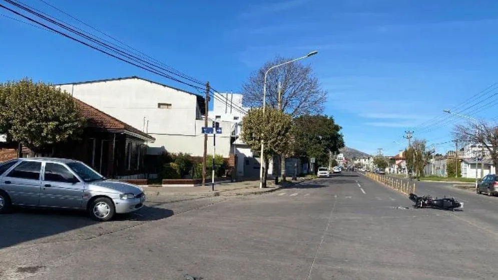 Chocaron una moto y un automóvil en de Av. Balbín y Haití