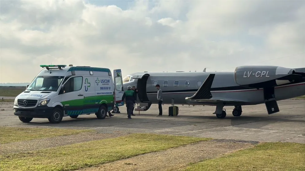 Tandilense fue trasladado de urgencia desde Brasil en un avión sanitario