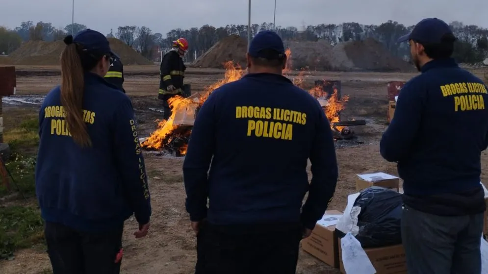 Se procedió a la quema de marihuana que fue decomisada en distintos allanamientos