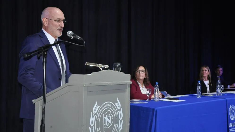 Marcelo Aba inició su segundo mandato consecutivo como rector de la UNICEN