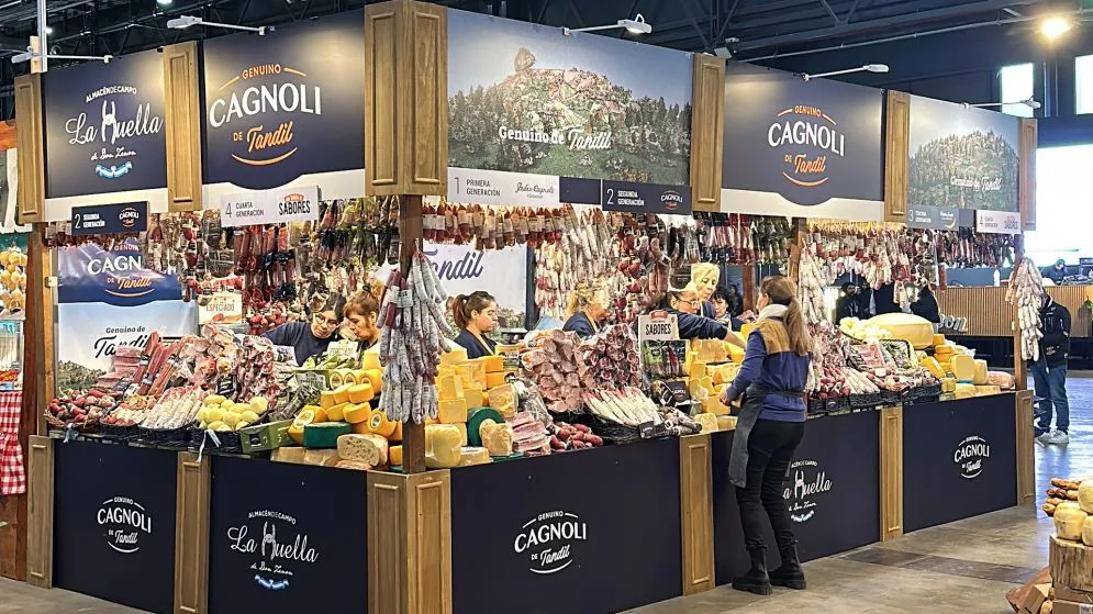 Cagnoli presente en Caminos y Sabores con la Sanguchería junto a Juan Braceli