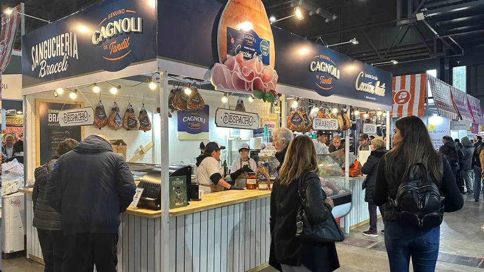 Cagnoli presente en Caminos y Sabores con la Sanguchería junto a Juan Braceli