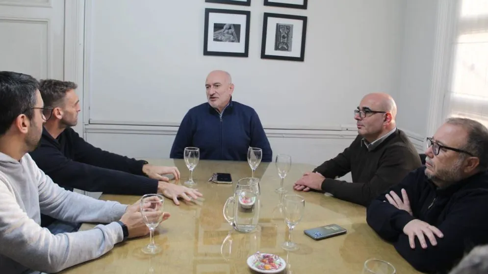 La Unicen firmó importante convenio para el diagnóstico temprano del riesgo de ceguera