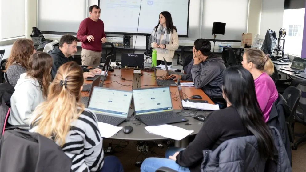 El programa "Primeros pasos para el empleo" tuvo su primera jornada con buena recepción