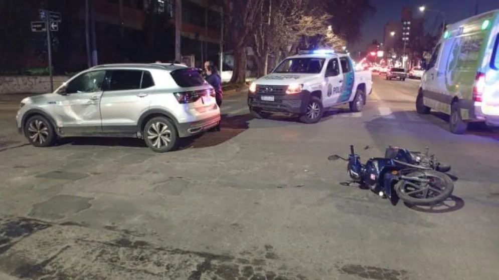 Un herido en accidente de tránsito en la intersección de Marconi y 4 de Abril