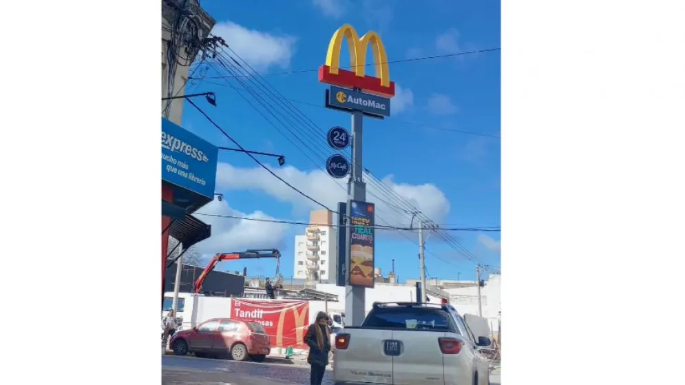 Mc Donald's prepara su primer local  en Tandil con cartelería imponente y apertura inminente