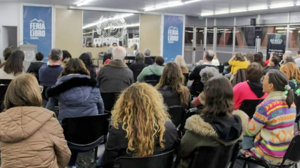 Edgardo Scott estuvo en la Feria del Libro presentando su nueva novela