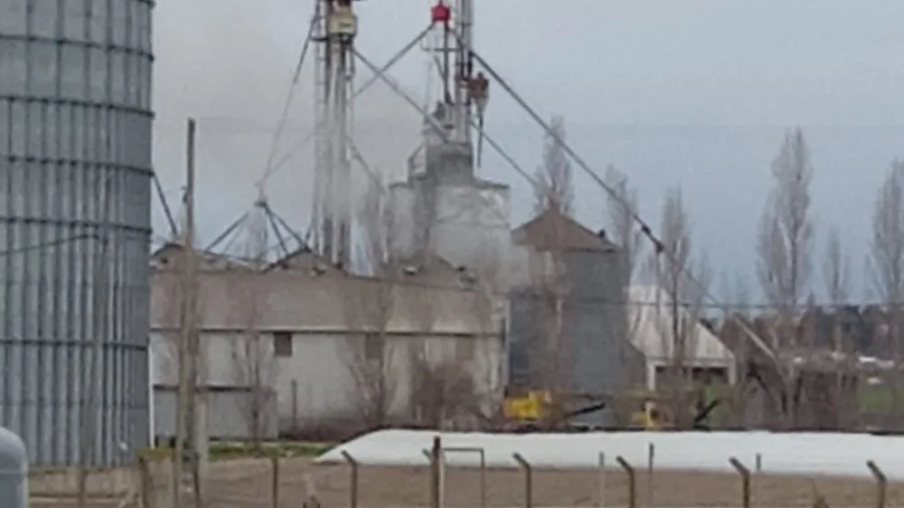 Bomberos controlaron un principio de incendio en una planta del Parque Industrial