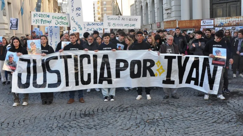 Multitudinaria marcha en Tandil para pedir justicia por Iván González