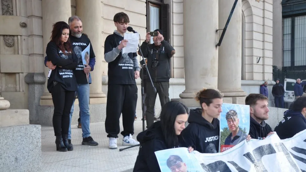 Multitudinaria marcha en Tandil para pedir justicia por Iván González