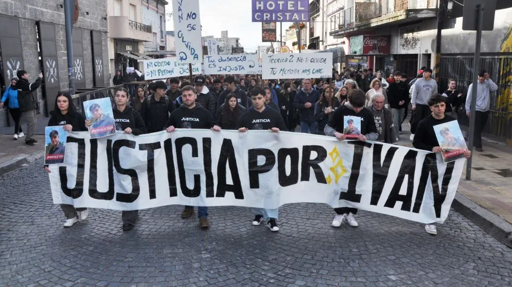 Multitudinaria marcha en Tandil para pedir justicia por Iván González