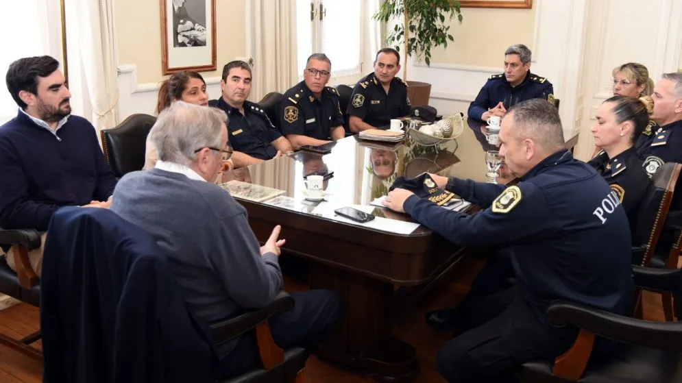 Reunidos con los jefes policiales, el intendente les pidió "mayor control en la ciudad"