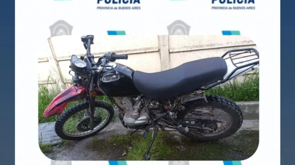 Hallan una moto robada oculta entre pastizales en la zona de Pujol y Primera Junta