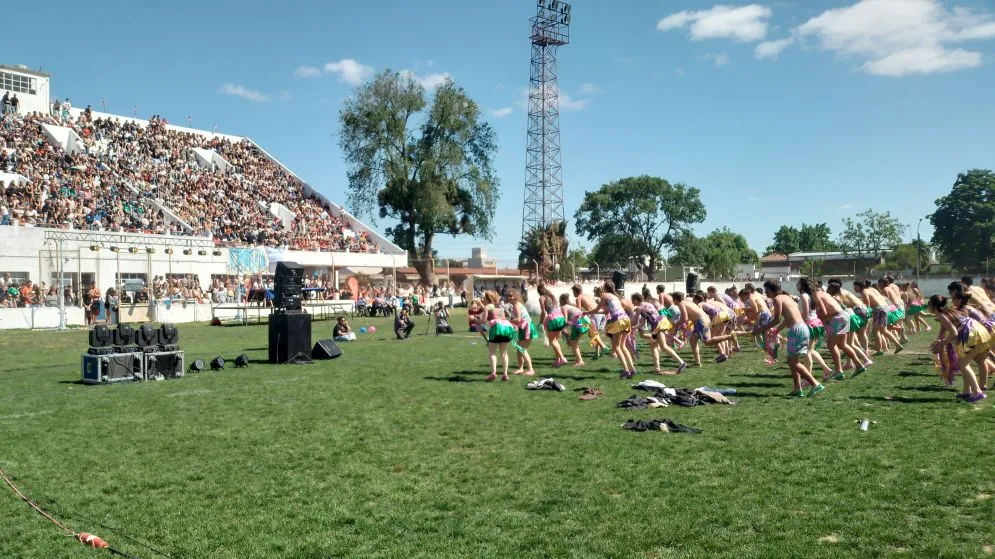 Casi 2000 jóvenes participarán este sábado de la Farándula Estudiantil 2025