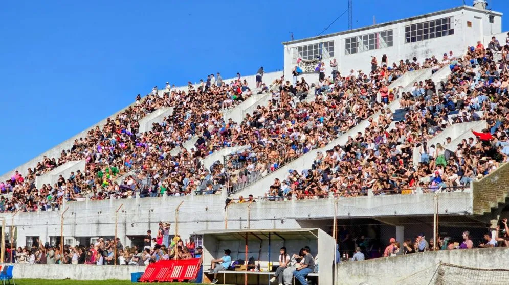 Bersamateikos se coronó en la Farándula Estudiantil 2025