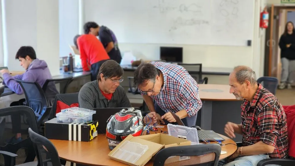 Aprendizaje e innovación: cierre del curso de Robótica en la Escuela Municipal de Talentos