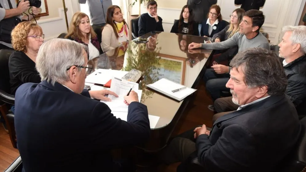 Firmaron el acuerdo para completar la construcción del edificio de la Escuela Técnica Nº 3