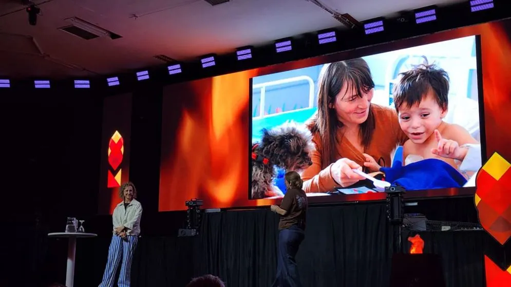 El programa de Terapia Asistida con Animales tuvo una presentación especial en FLAMA 2025