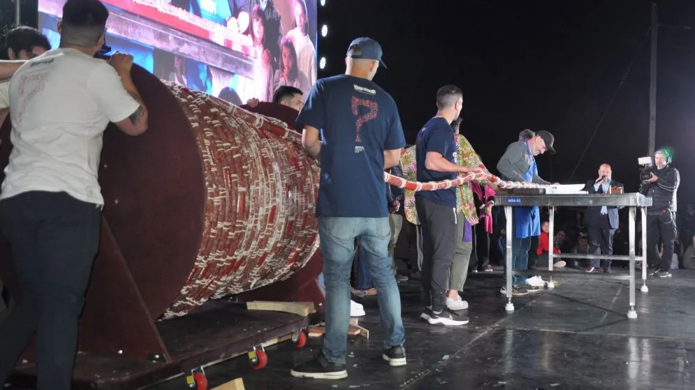 487,22 metros: Tandil vuelve a tener el Salame Más Largo del Mundo