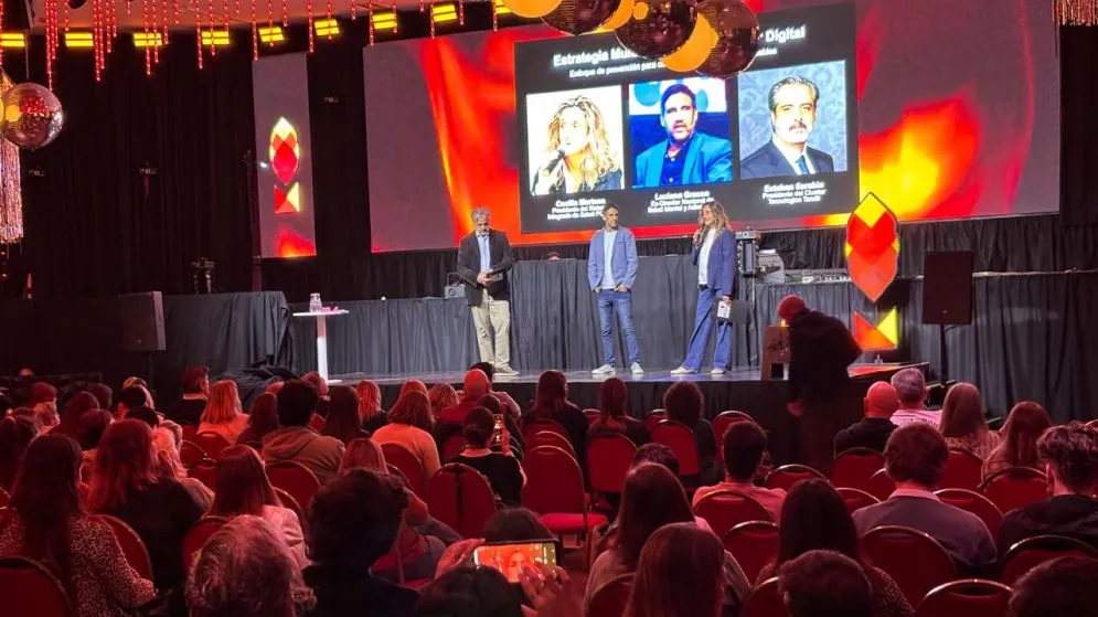 Presentaron un enfoque multisectorial para construir hábitos digitales saludables