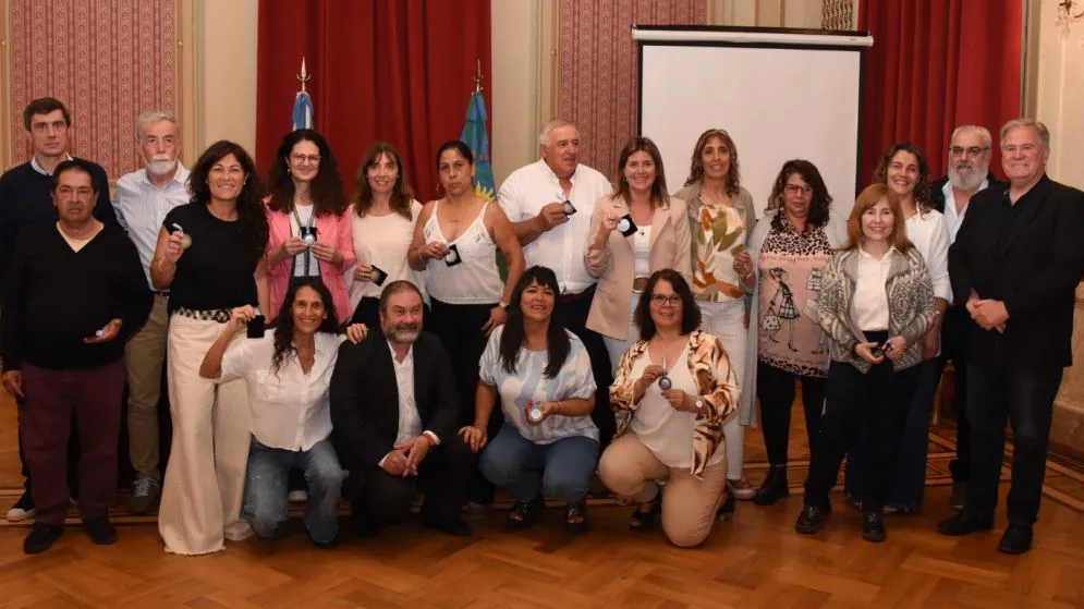 Recibieron su medalla los empleados municipales que cumplieron 25 años de servicio