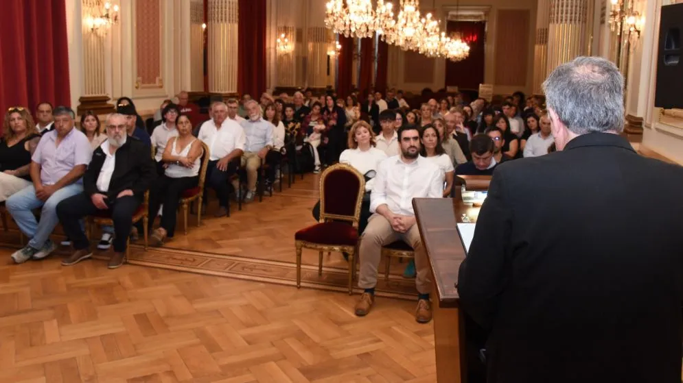 Recibieron su medalla los empleados municipales que cumplieron 25 años de servicio