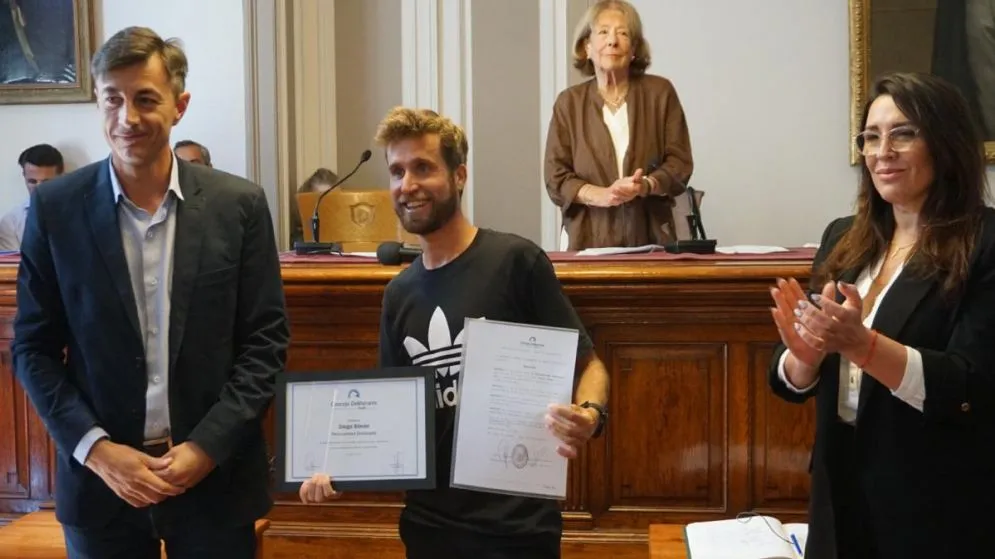 Distinguen al atleta tandilense Diego Simón por su destacada trayectoria