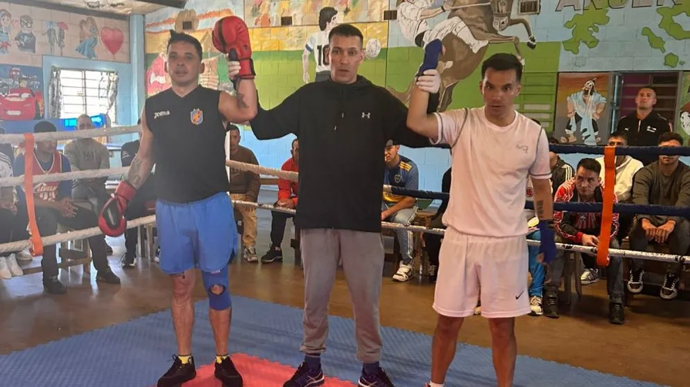 Exhibición de boxeo en la Unidad 37 Barker: una jornada de integración y formación