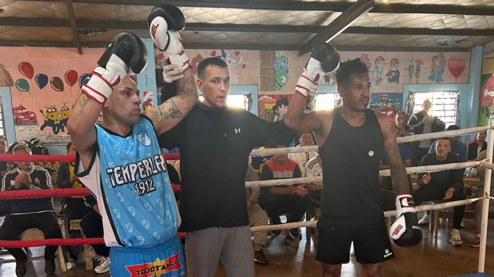 Exhibición de boxeo en la Unidad 37 Barker: una jornada de integración y formación