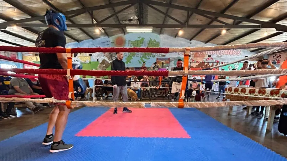 Exhibición de boxeo en la Unidad 37 Barker: una jornada de integración y formación