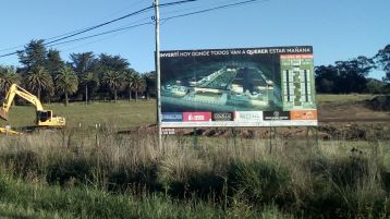 Shopping  en Don Bosco: ¿Chico para aprobarlo, grande para venderlo?