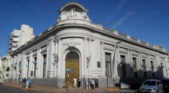 Los bancos vuelven a atender en su tradicional horario de 10 a 15