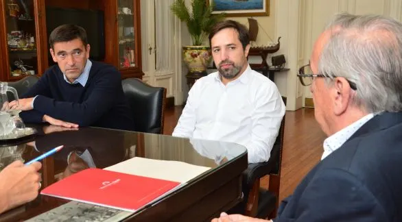 El ministro de salud provincial, Nicolás Kreplak, se reunió con Lunghi e Iparraguirre