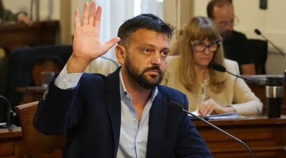 Manazzoni presentó un proyecto para la regulación de Uber en Tandil
