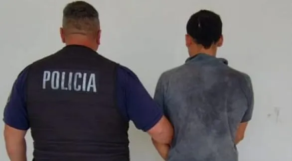 Aprehenden a un joven que intentó robar en el centro y luego agredió a la policía
