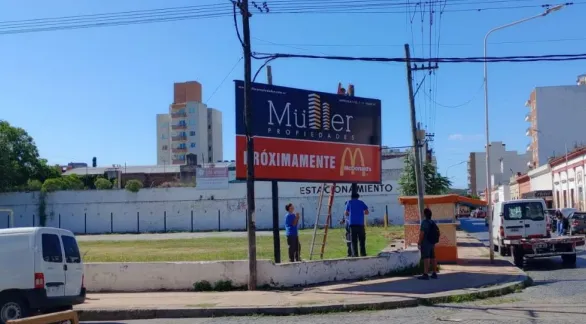 La construcción del Mc Donald's comenzaría la semana próxima