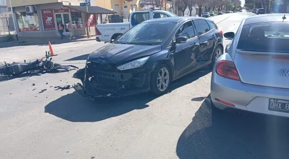 Triple choque en Av. Perón y Las Heras: un herido trasladado al hospital