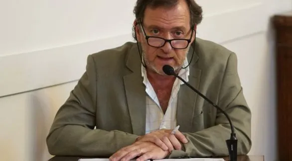 Alternativa Tandil realizó un pedido de informes sobre las columnas de alumbrado de la Plaza del Tanque