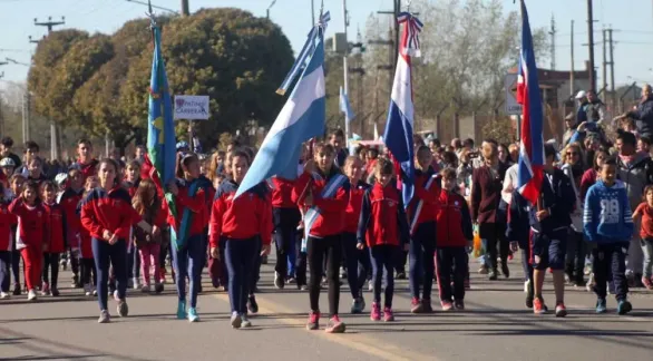 Se extendió el plazo de inscripción de instituciones para participar del desfile del 25 de Mayo