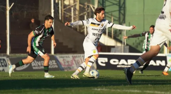 Villa Mitre goleó a Santamarina en Bahía Blanca