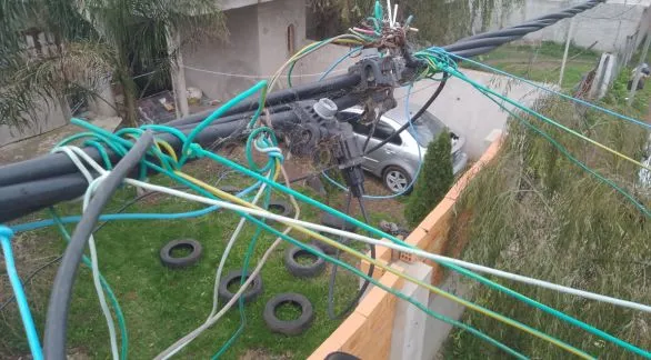 La Usina alerta por el grave riesgo eléctrico en la toma de La Movediza