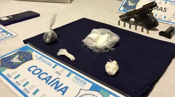 Aprehenden a un hombre armado que transportaba cocaína en un auto que operaba como Uber