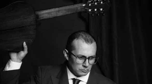 Chango Enríquez en un concierto en apoyo a la universidad pública y gratuita