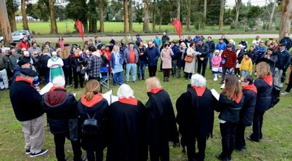 Se inauguró el Paseo de los Vascos en La Movediza
