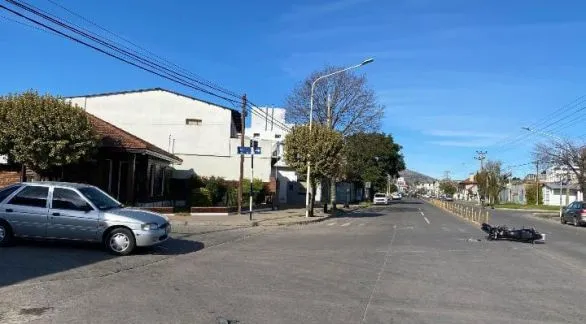 Chocaron una moto y un automóvil en de Av. Balbín y Haití