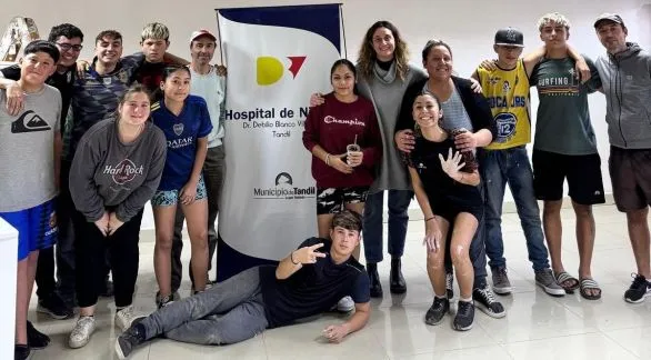 Jóvenes de Iglesia de Movediza pintaron el SUM del Hospital de Niños