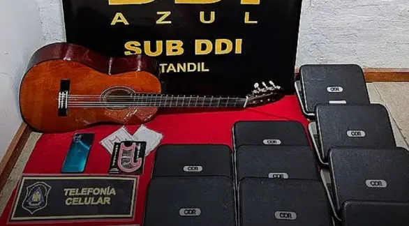 Recuperaron netbooks y una guitarra robadas de una escuela tandilense tras allanamientos