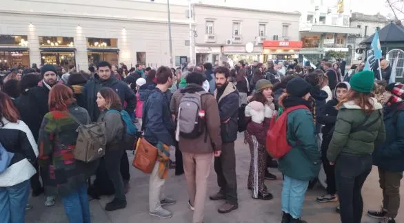 Firmas y movilización en Tandil para exigir una ley de financiamiento universitario