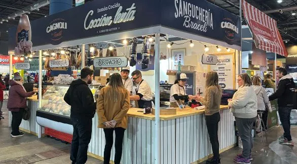 Cagnoli presente en Caminos y Sabores con la Sanguchería junto a Juan Braceli
