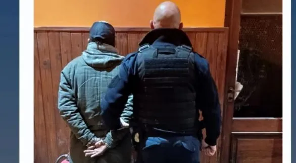Detenido tras robar una cámara de seguridad en pleno centro